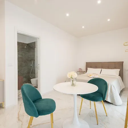 住宿加早餐酒店 Quattro Perle 滨海波利尼亚诺